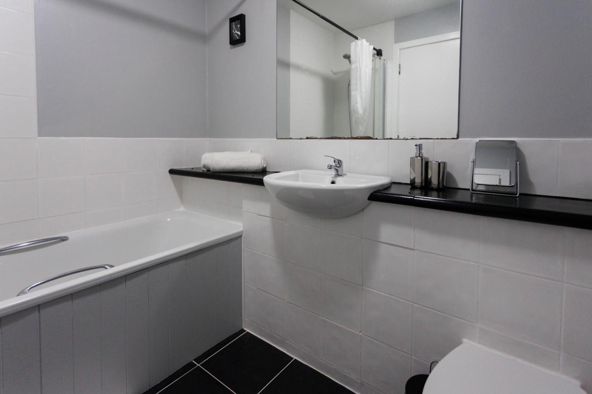 2 Bedroom Ground Floor Apartment Belfast Exterior foto